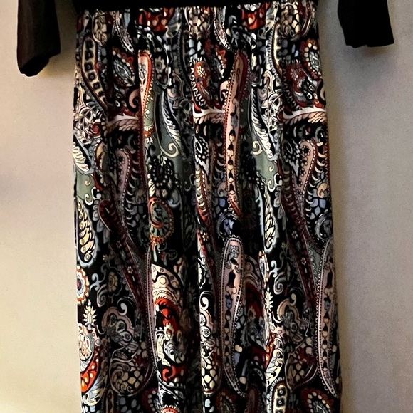 NWT…maxi dress size L. 3/4 sleeve, t-shirt type material. Very comfortable. - Picture 8 of 8